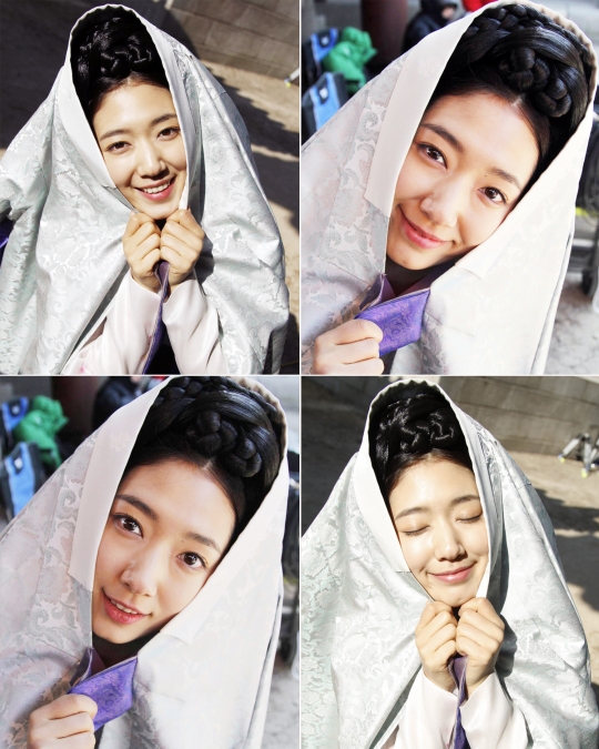 흰 꽃 필 때 포스터